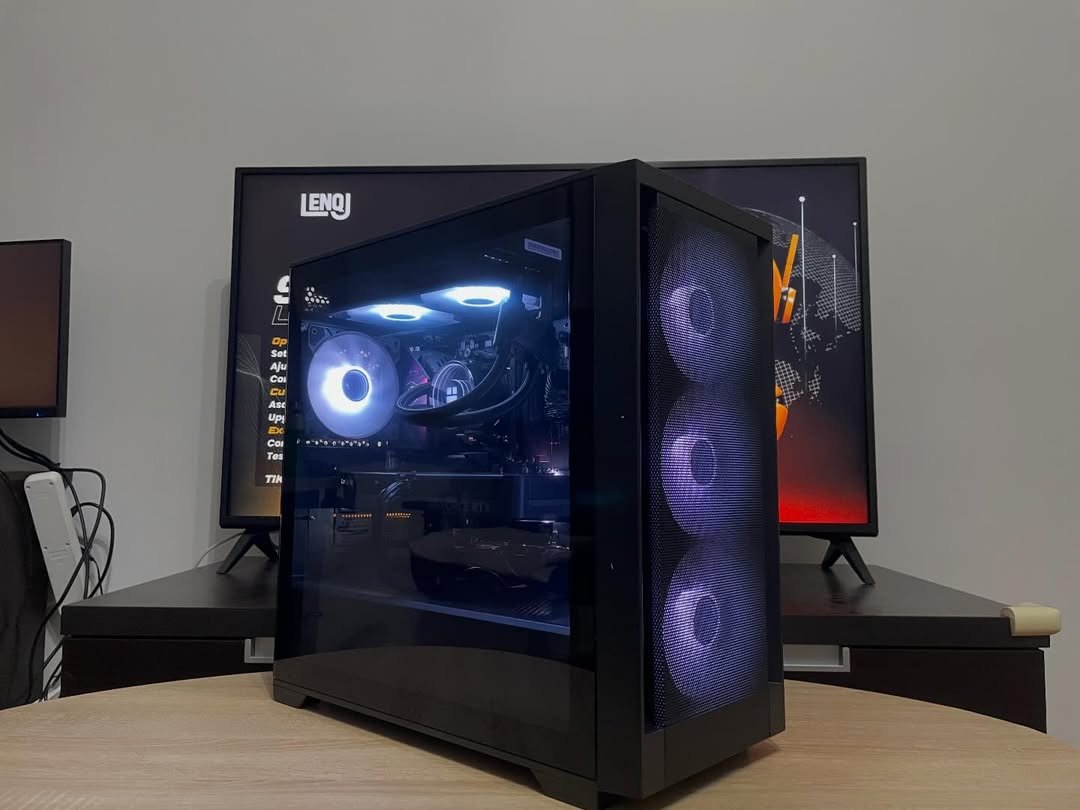 Calculator / Sistem PC Gaming - Ryzen 5 9600X, RTX 5060 Ti 16GB, 32GB RAM, 1TB SSD